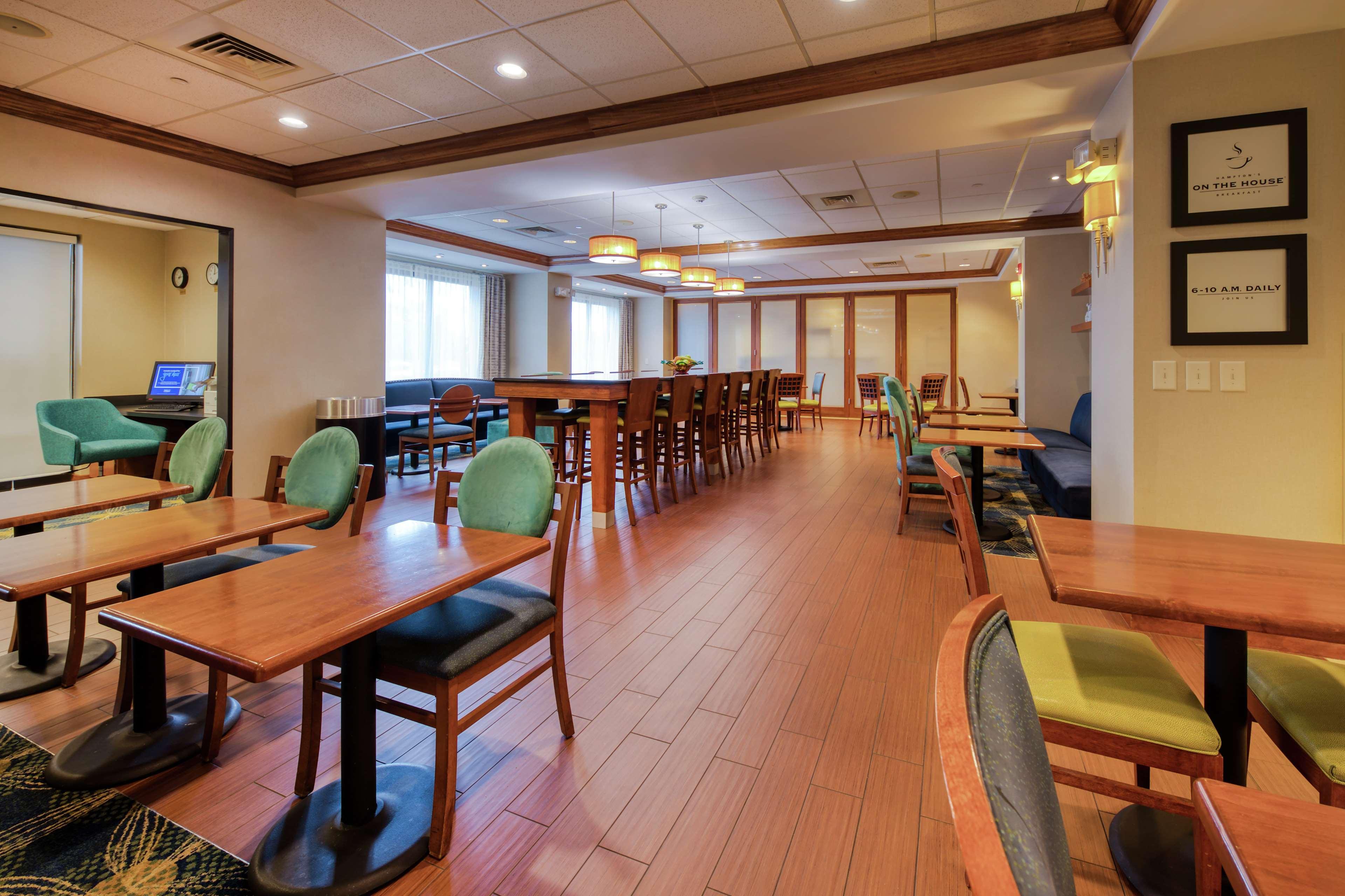 Hampton Inn Wilmington University Area Exterior photo