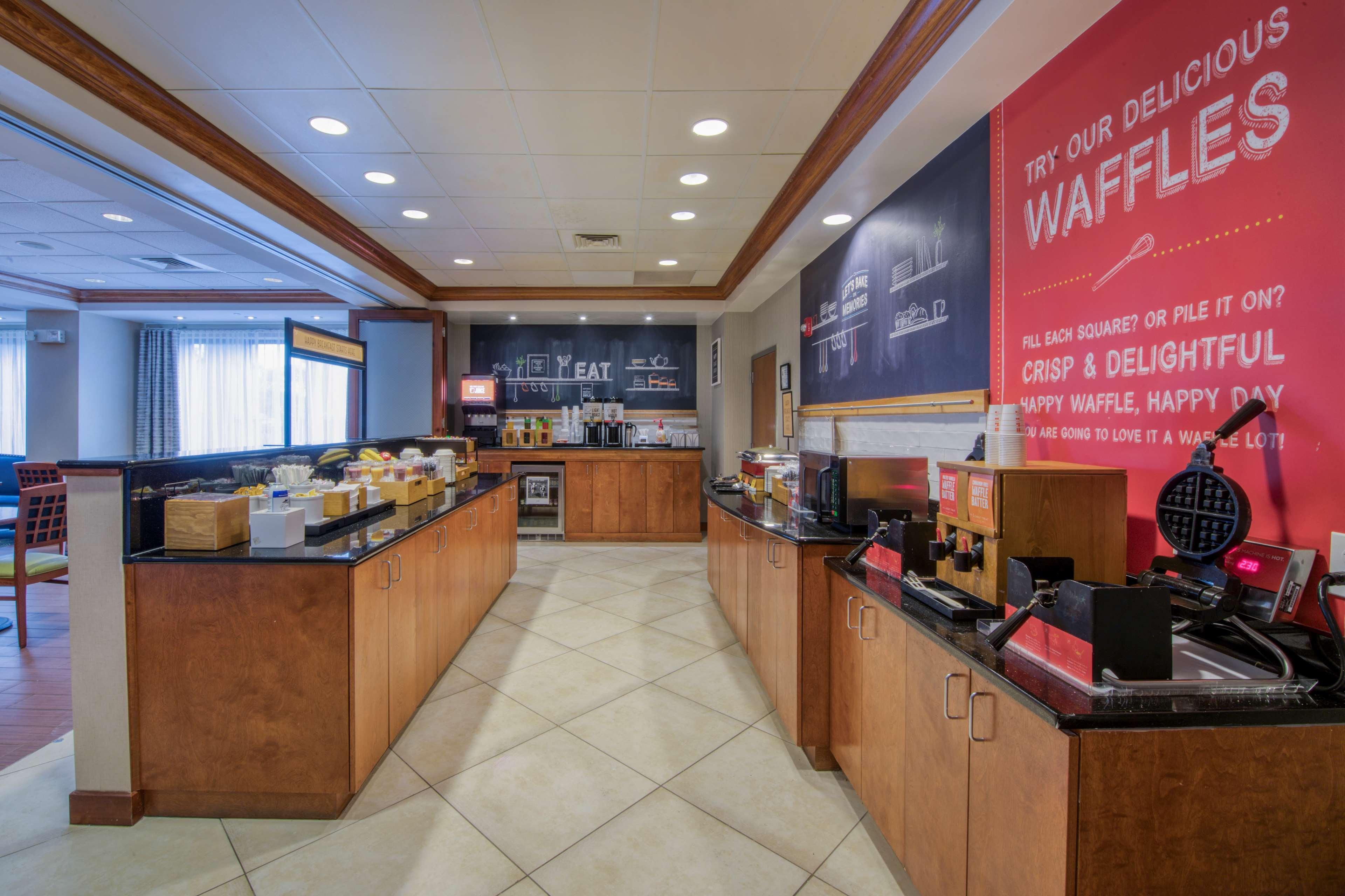Hampton Inn Wilmington University Area Exterior photo